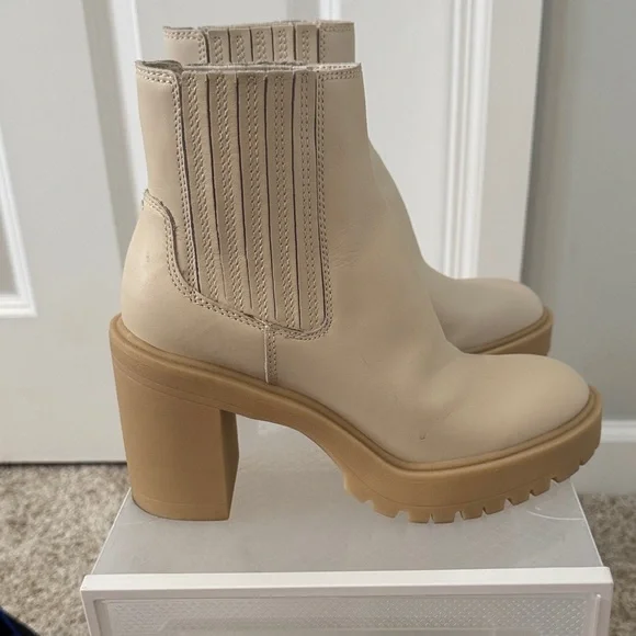 Dolce Vita Cream Ankle Boots - Picture 2 of 3
